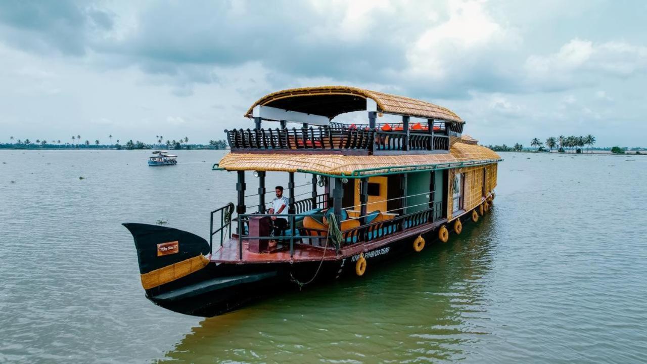 Why Not Houseboat Otel Alappuzha Dış mekan fotoğraf
