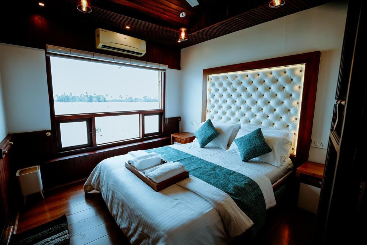 Why Not Houseboat Otel Alappuzha Dış mekan fotoğraf