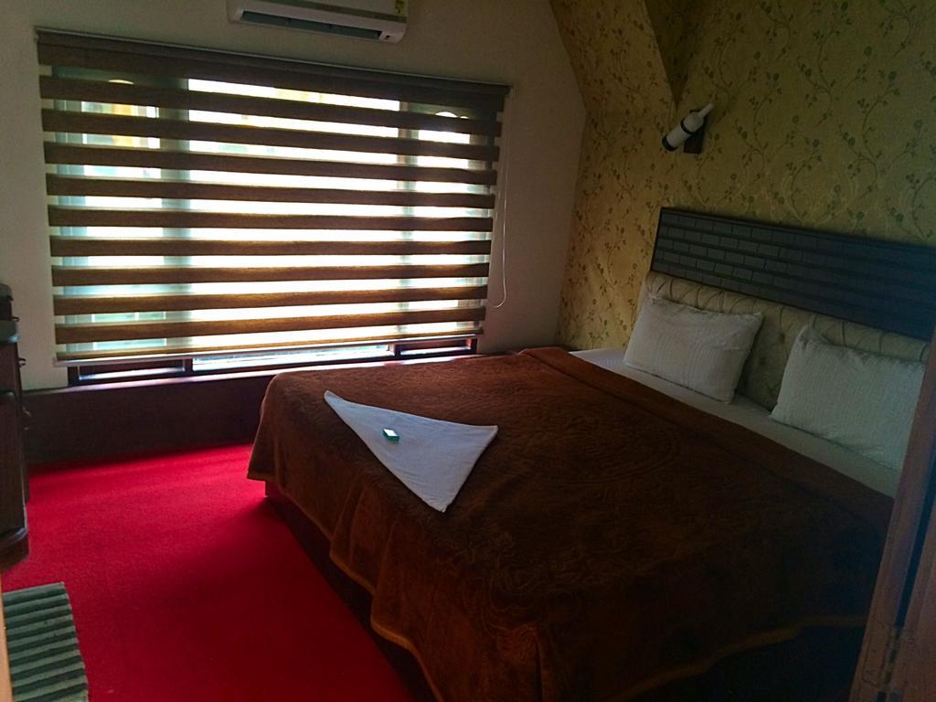 Why Not Houseboat Otel Alappuzha Dış mekan fotoğraf