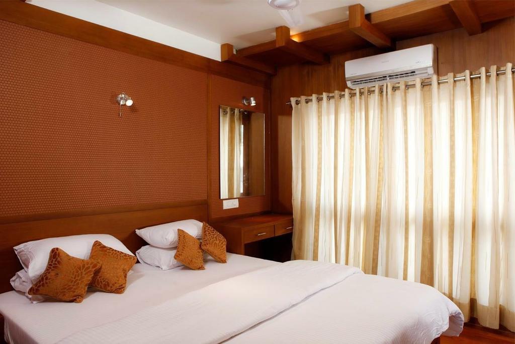 Why Not Houseboat Otel Alappuzha Dış mekan fotoğraf